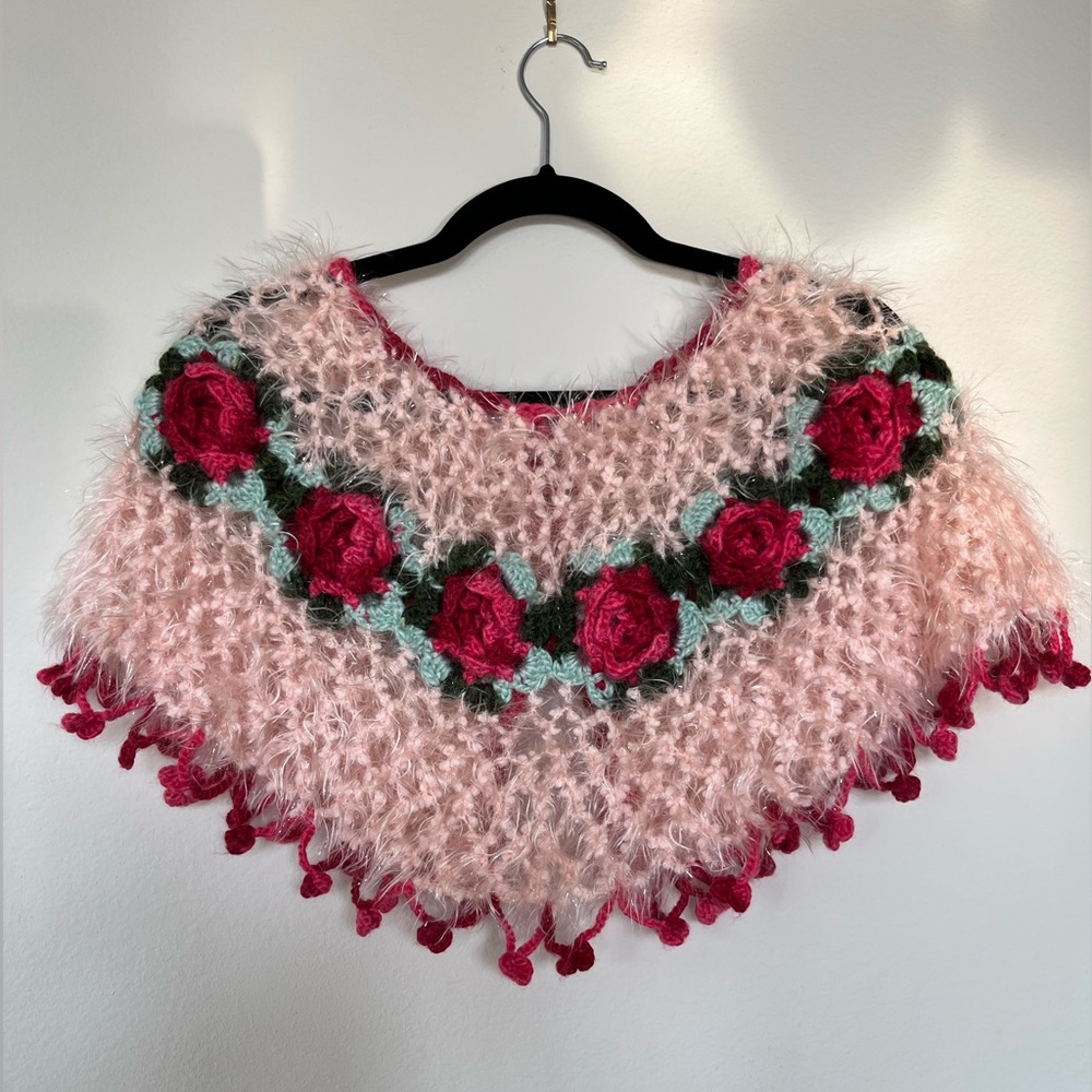 Knit crochet pink fluffy yarn red rose floral green leaf dangling trim capelet - Picture 3 of 8